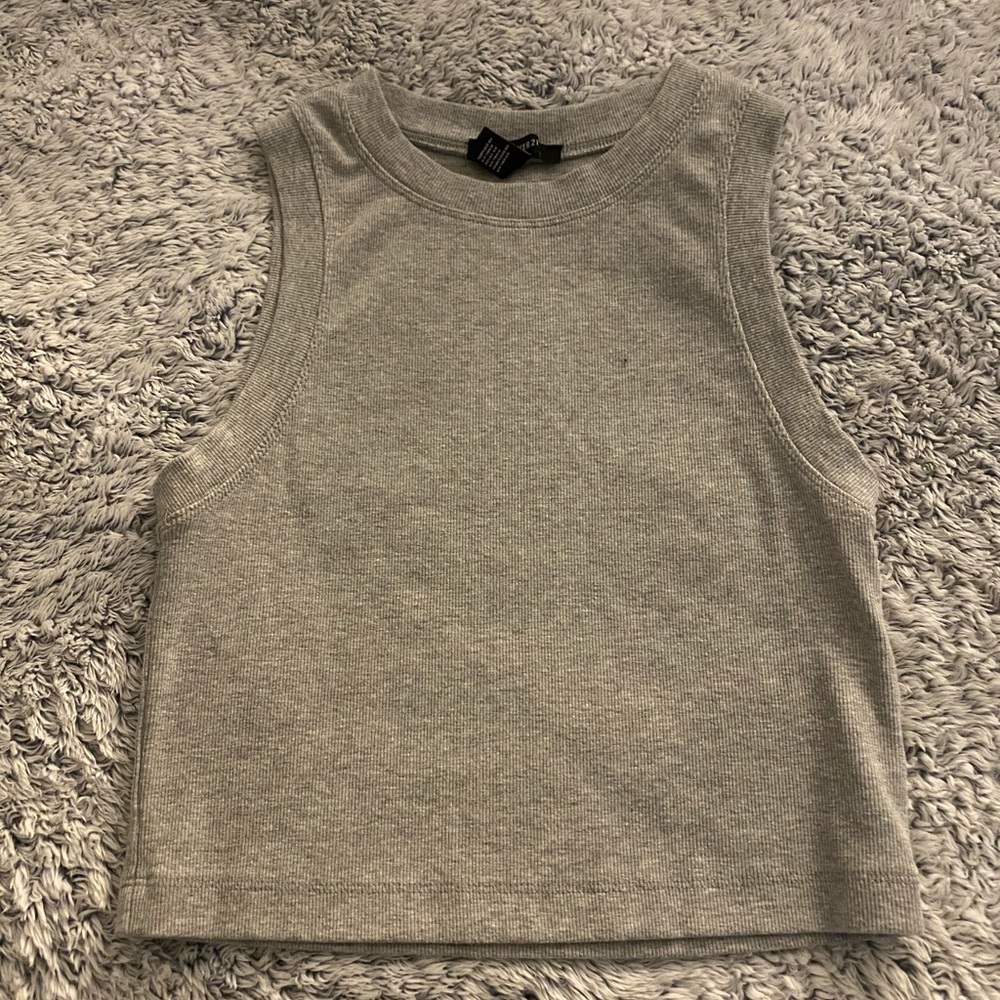 Light gray cropped tank